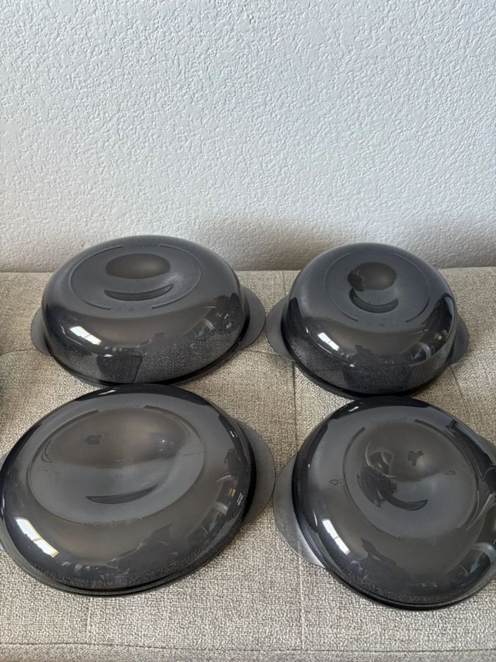 Tupperware Heat and Serve set of 4 EUC